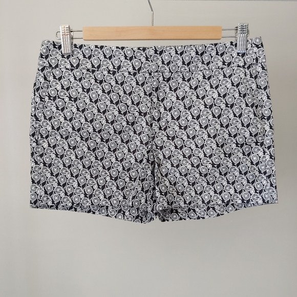 Banana Republic Hampton Fit Shorts Bicycle Print Size 2 Cotton - Picture 2 of 10